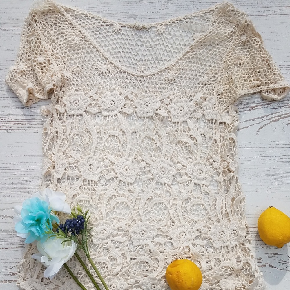 3/$20 🛍 Rachael & Chloe Crochet Top